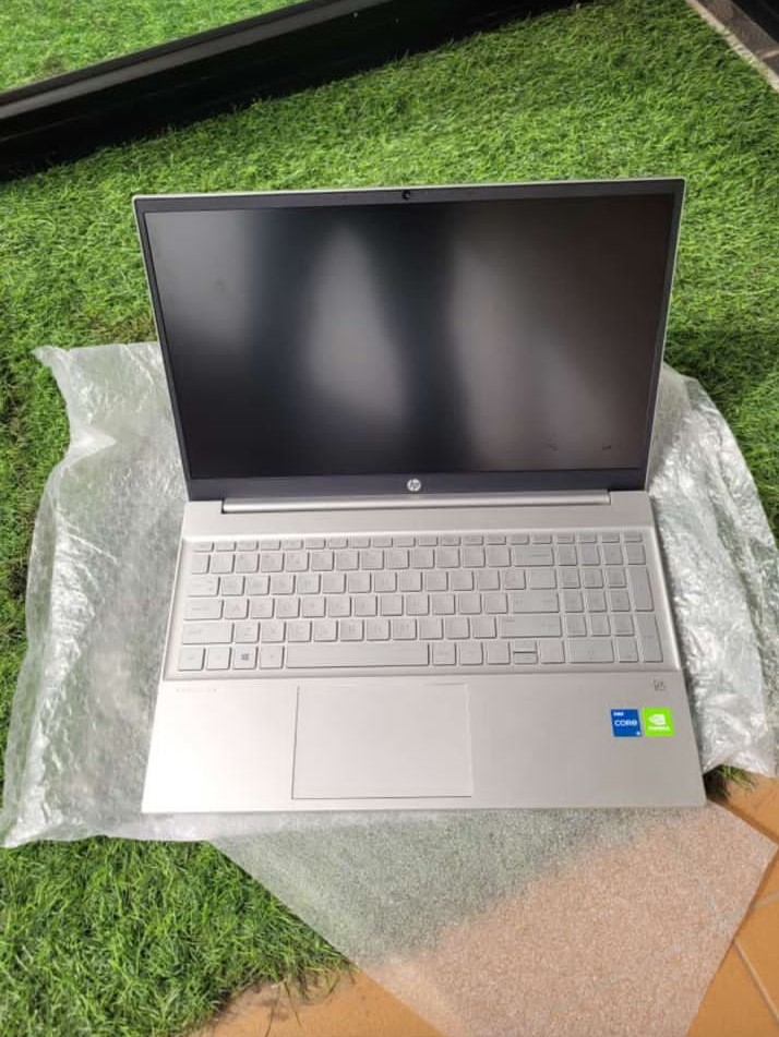 brand new hp core i5 8gig ram laptop
